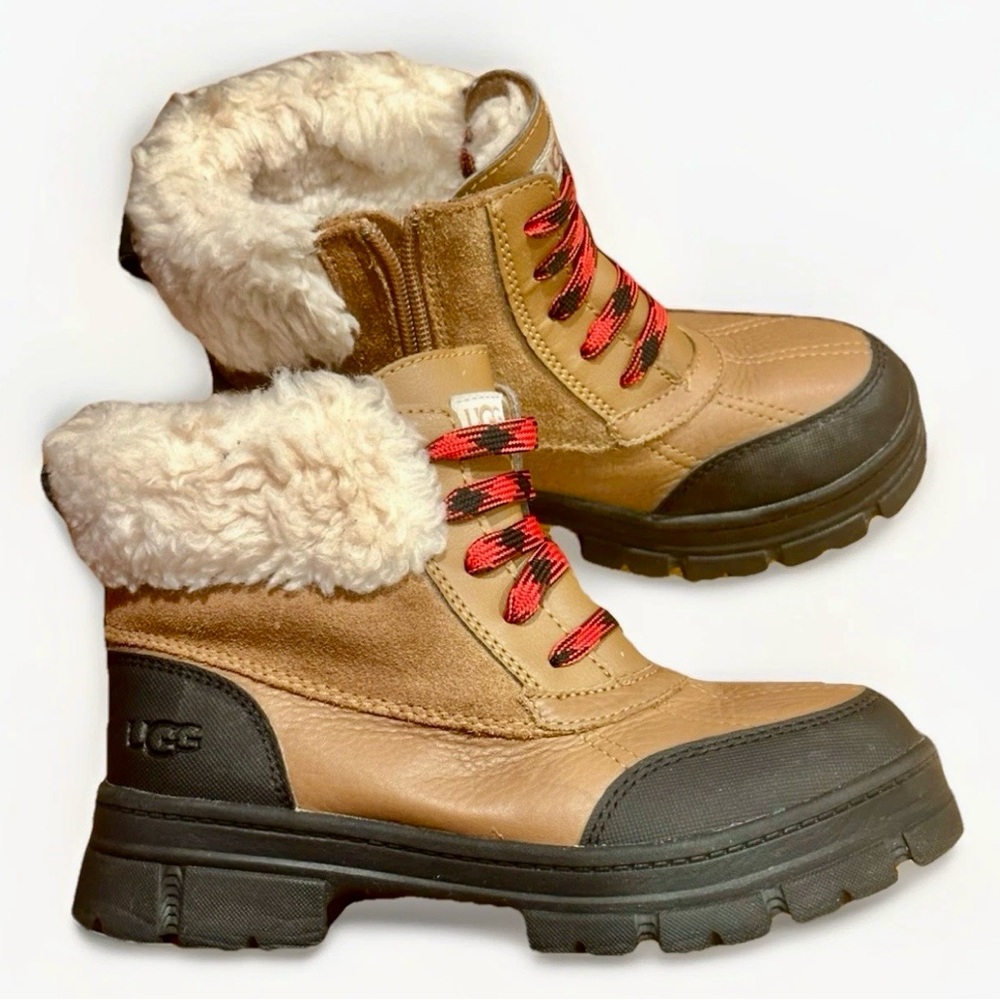 UGG Ashton Addie Snow Boots
Chestnut Brow/Black Boys Girls 2Y
CUSTOM LACES